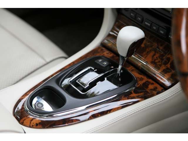 デイムラー 2008/H20