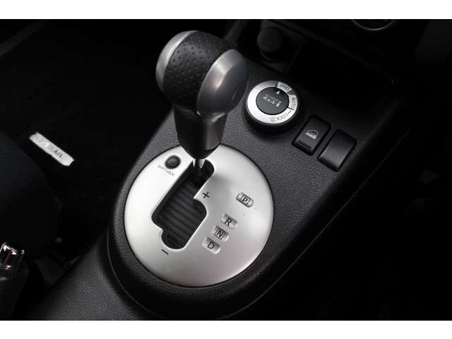 エクストレイル 2010/H22