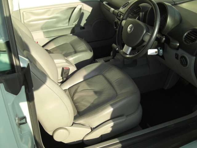 ニュービートルカブリオレ 2006/H18