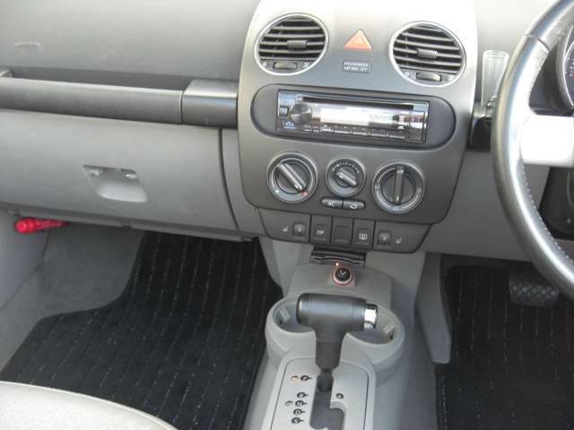 ニュービートルカブリオレ 2006/H18