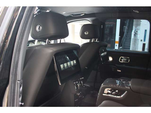 ブラックバッジカリナン 2025/R07