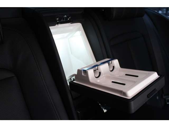 ブラックバッジカリナン 2025/R07