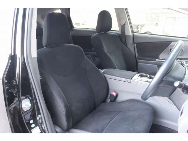 プリウスα 2013/H25