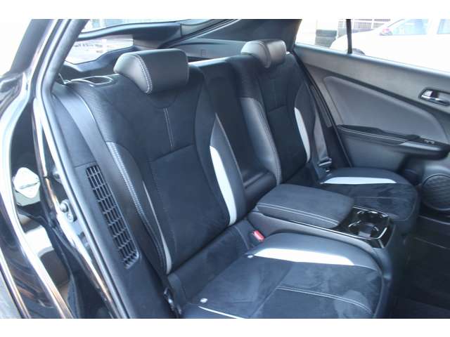 プリウスPHV 2018/H30