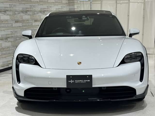 タイカンクロスツーリスモ 2023/R05