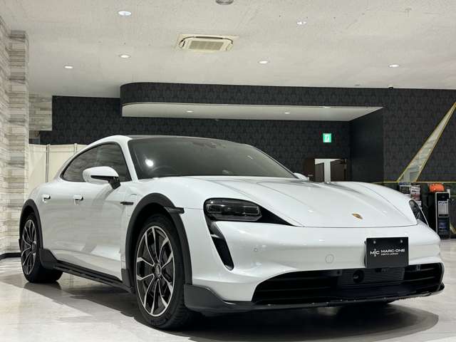 タイカンクロスツーリスモ 2023/R05