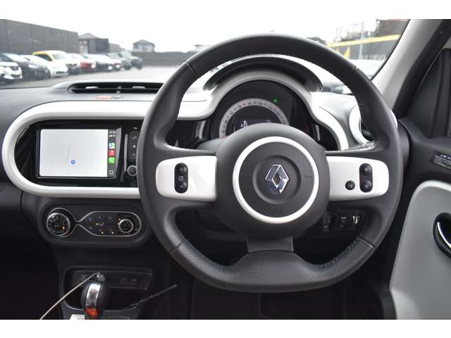 トゥインゴ 2021/R03