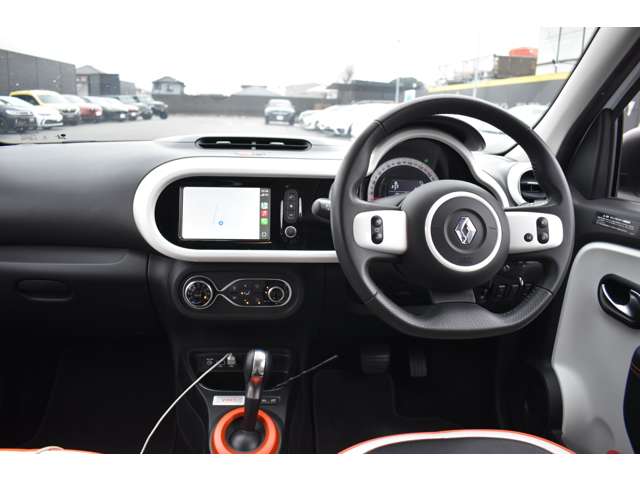 トゥインゴ 2021/R03