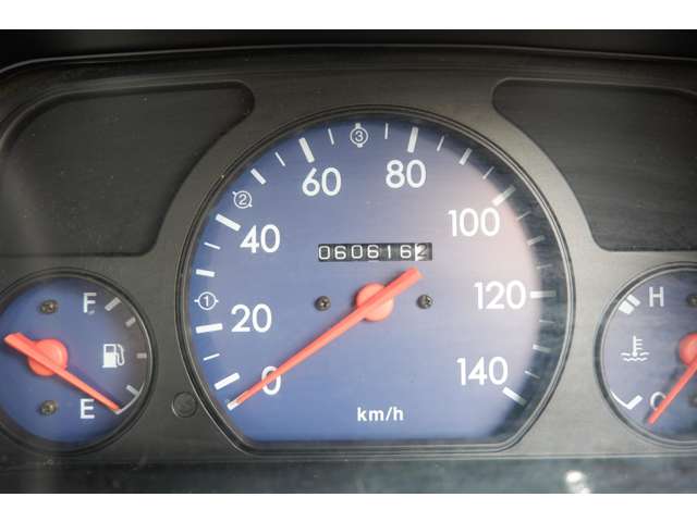 サンバートラック 2004/H16