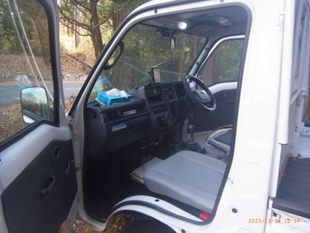 サンバートラック 2012/H24