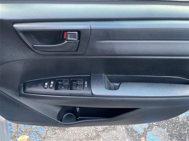 カローラアクシオ 2015/H27