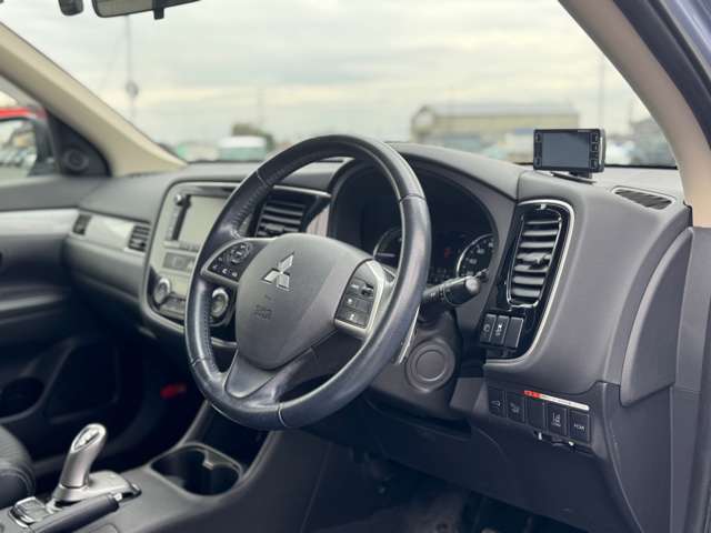 アウトランダーPHEV 2013/H25