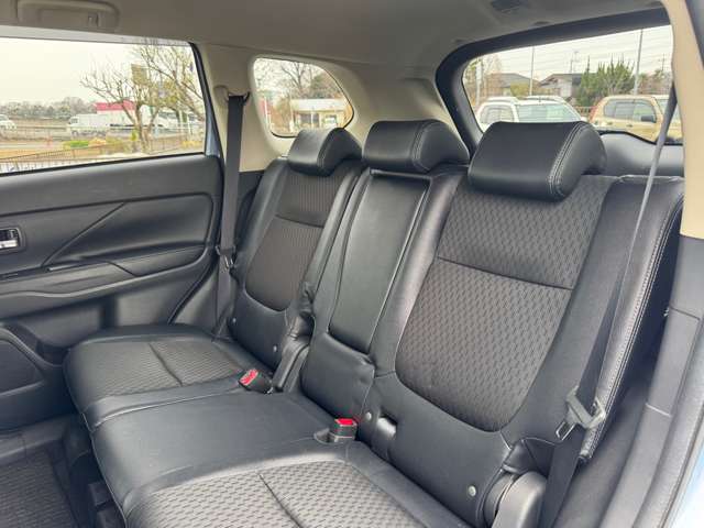 アウトランダーPHEV 2013/H25