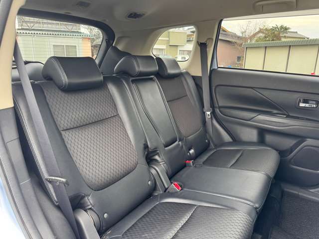 アウトランダーPHEV 2013/H25