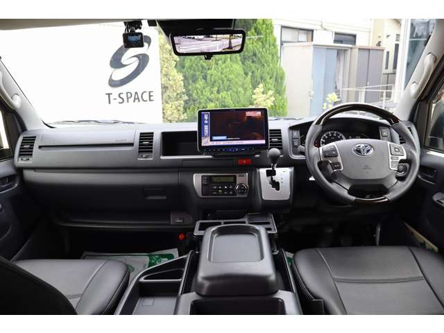 ハイエースコミューター 2024/R06
