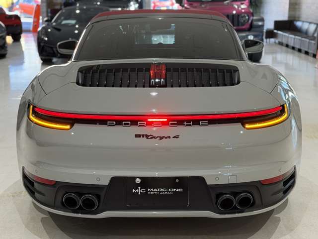 911 2021/R03