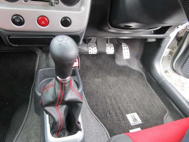 アルトラパン 2006/H18