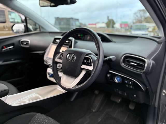 プリウス 2016/H28