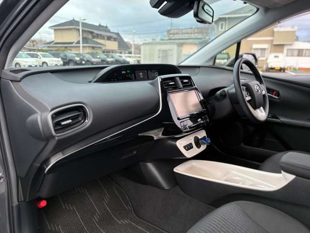 プリウス 2016/H28