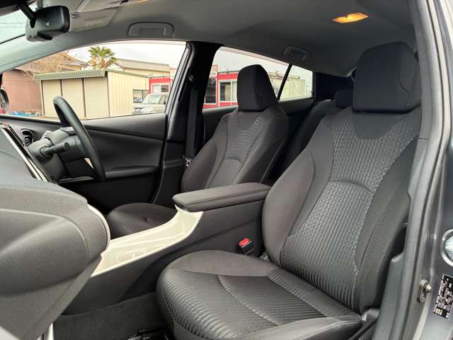 プリウス 2016/H28