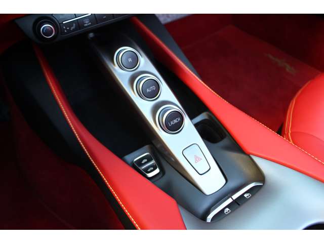 新品◎フェラーリ　ポルトフィーノ 純正 ドラフトストップ　ウインドディフレクター Ferrari Genuine: Ferrari Portofino M - Ferrari.com