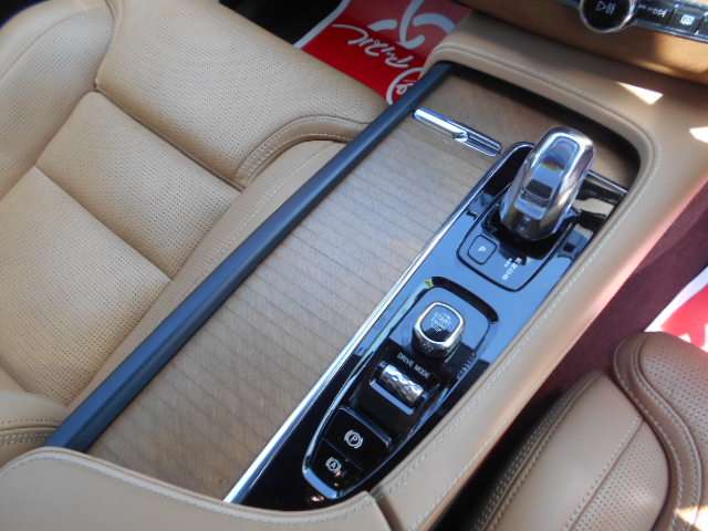 XC90 2017/H29