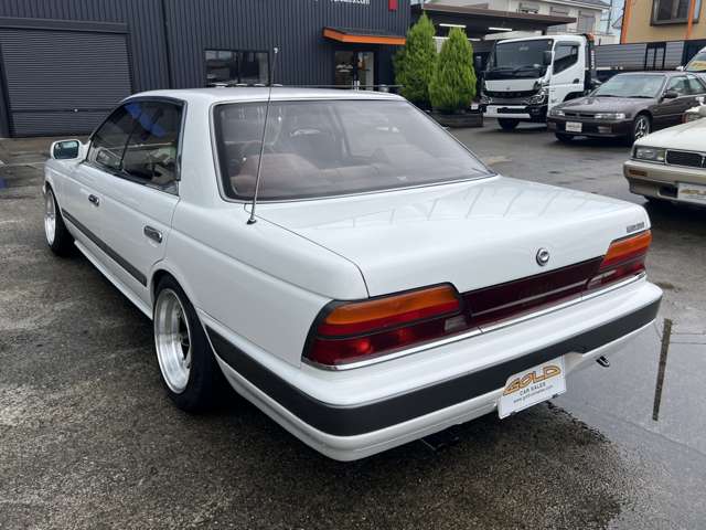 ローレル 1989/H01