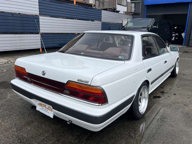 ローレル 1989/H01