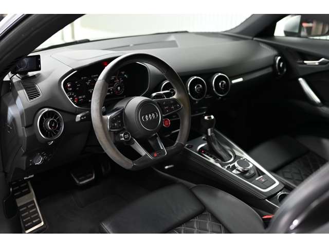 TT RSクーペ 2017/H29