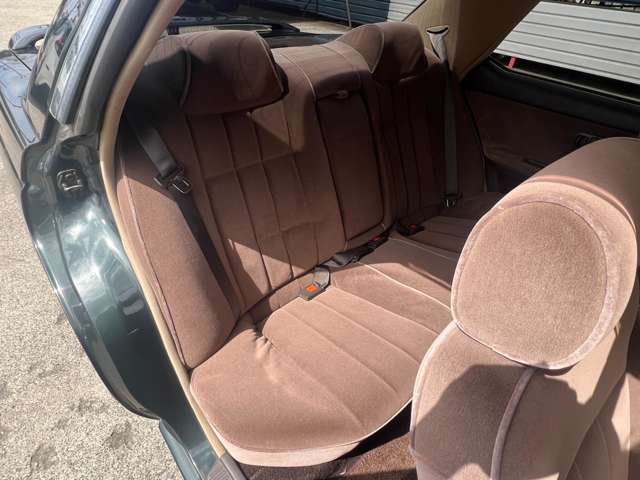 ローレル 1992/H04