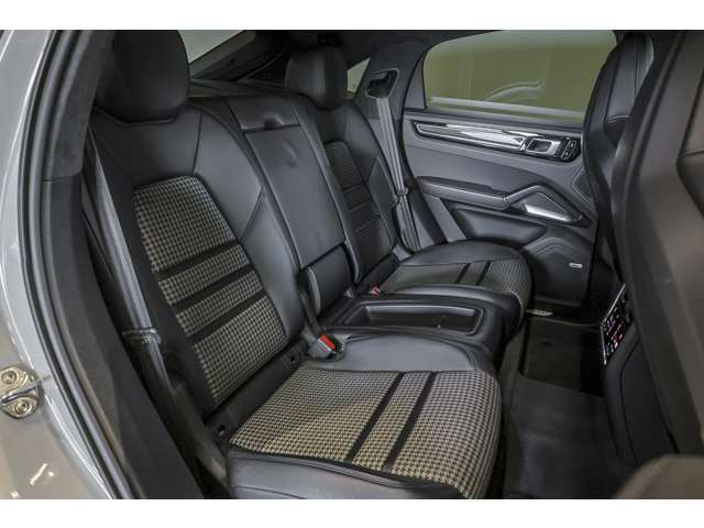 カイエンクーペ 2020/R02