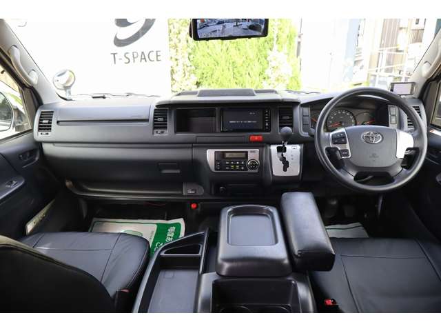 ハイエースコミューター 2015/H27