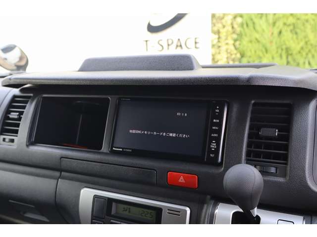 ハイエースコミューター 2015/H27