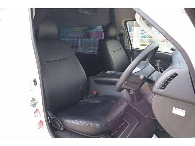 ハイエースコミューター 2015/H27