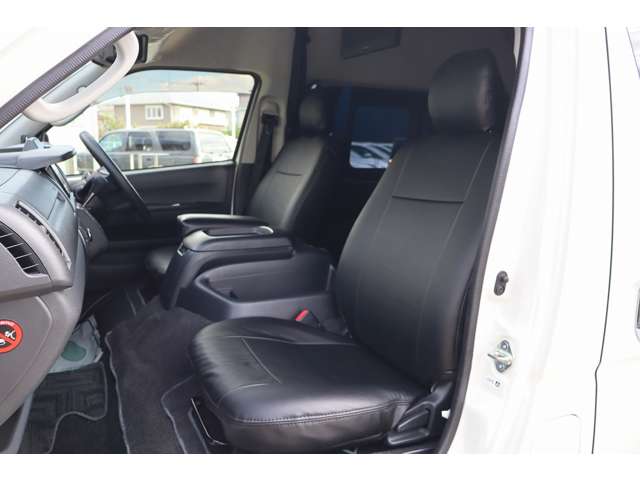 ハイエースコミューター 2015/H27