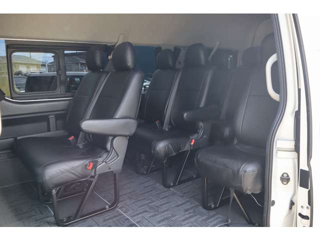 ハイエースコミューター 2015/H27