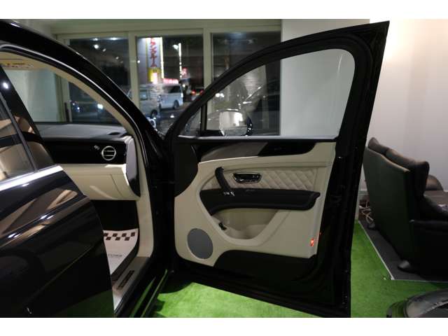 ベンテイガ 2017/H29