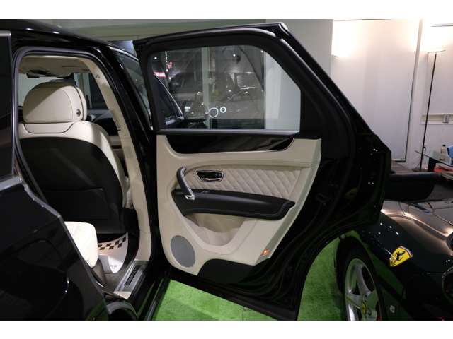 ベンテイガ 2017/H29