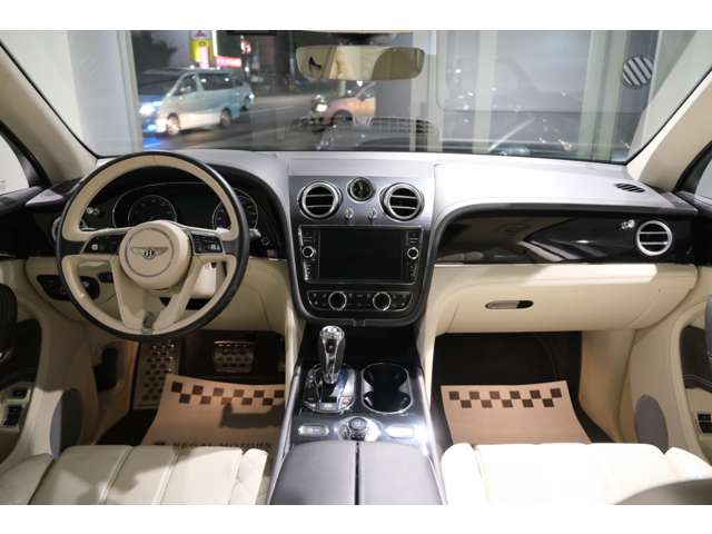 ベンテイガ 2017/H29