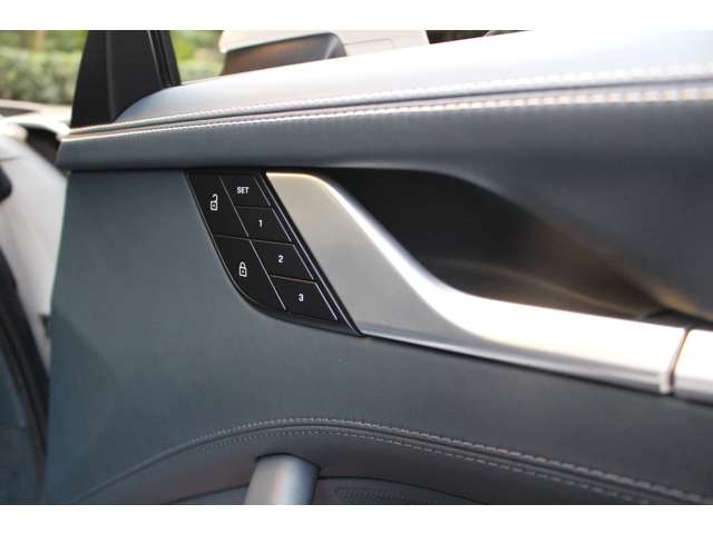 911カブリオレ 2022/R04