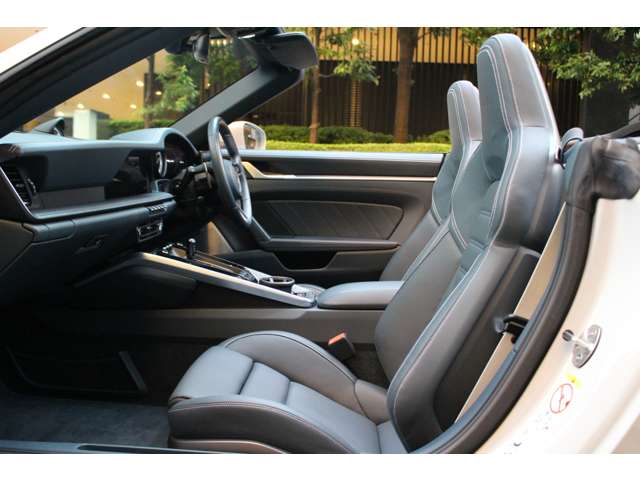 911カブリオレ 2022/R04