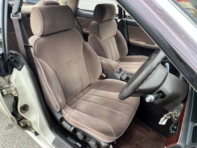 ローレル 1992/H04