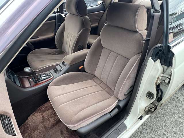 ローレル 1992/H04