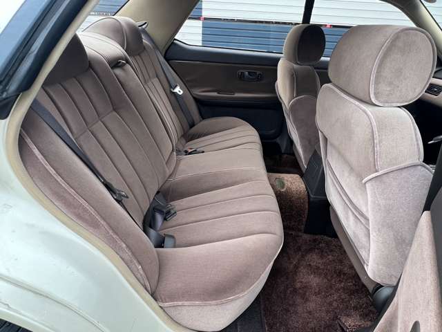 ローレル 1992/H04