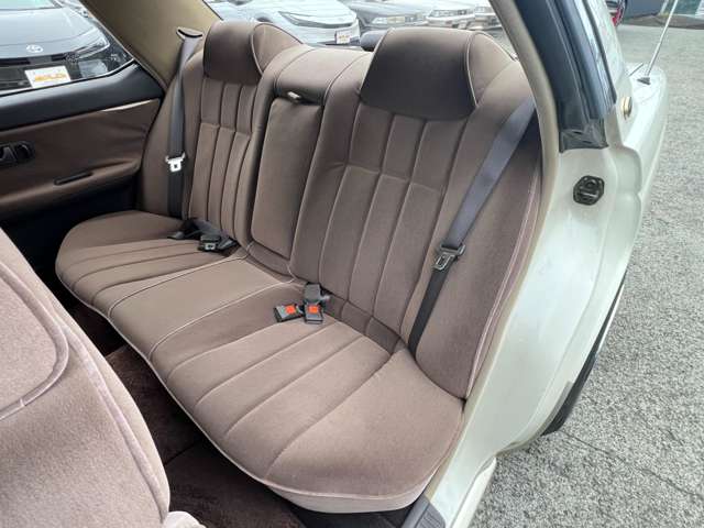 ローレル 1992/H04