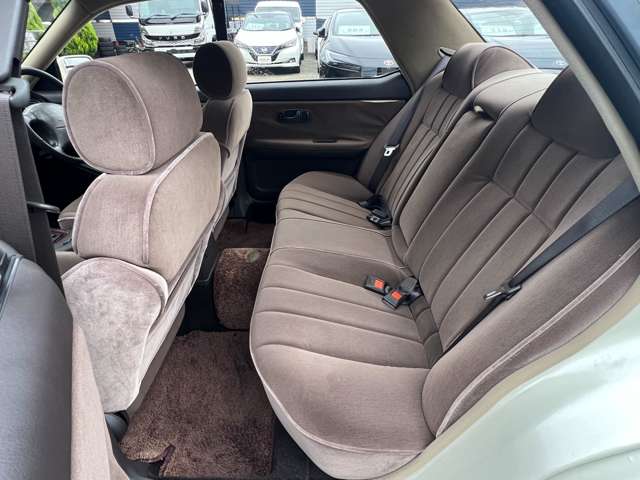 ローレル 1992/H04