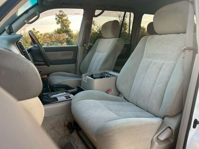 ランドクルーザー100 2006/H18