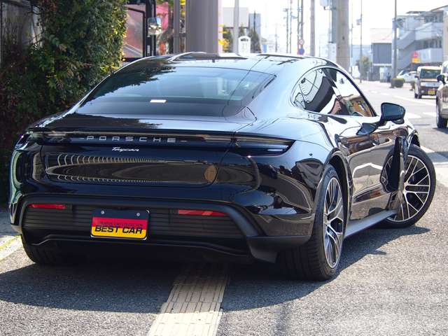 タイカン 2021/R03