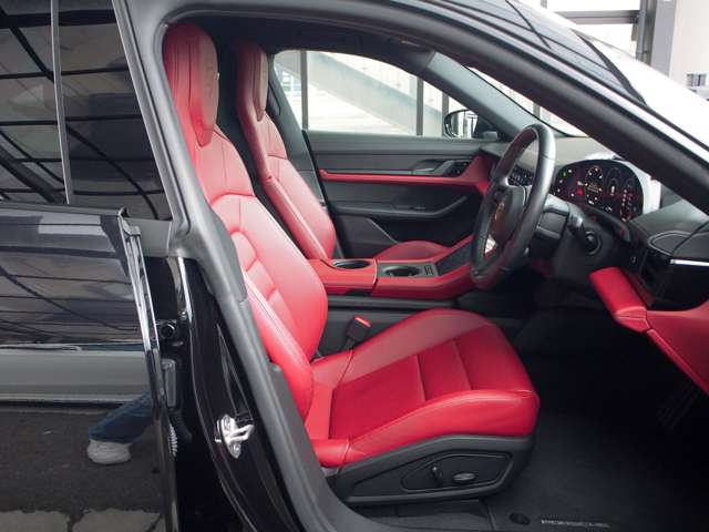 タイカン 2021/R03