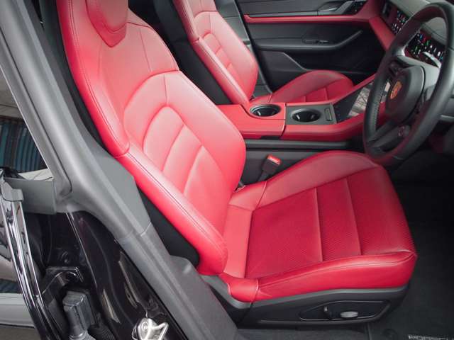 タイカン 2021/R03